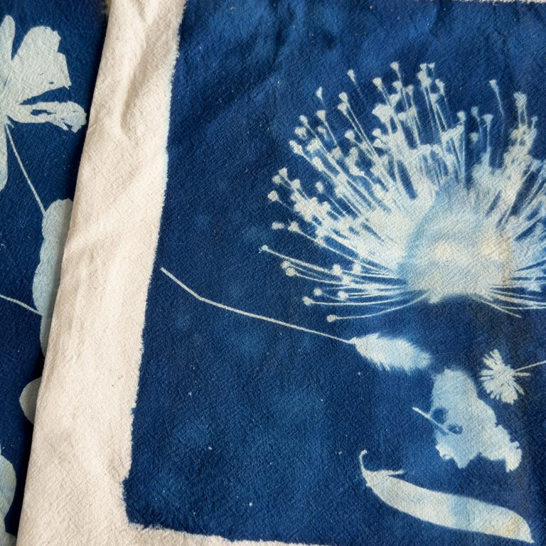 Bloemenportretten op een katoenen tas — Cultuur in Hilversum