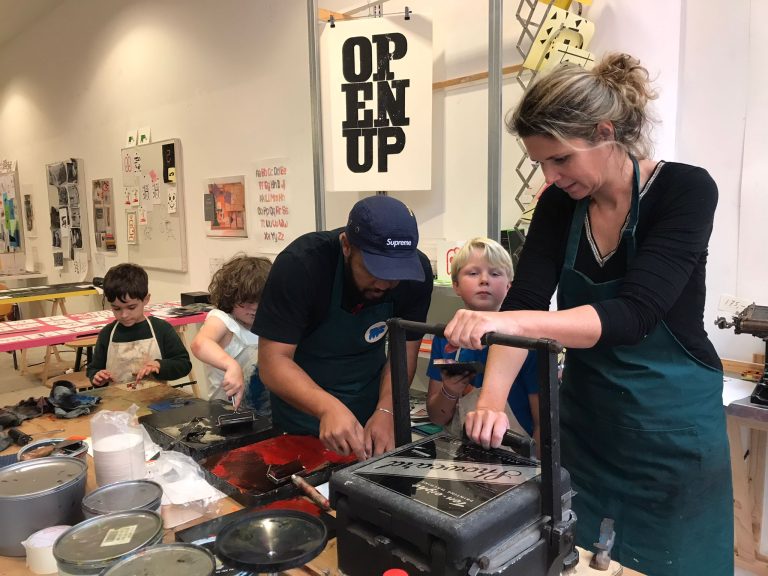 Het Familie Atelier (5+) — Ambachtelijk in Hilversum